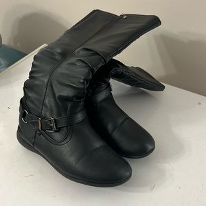 Girls boots